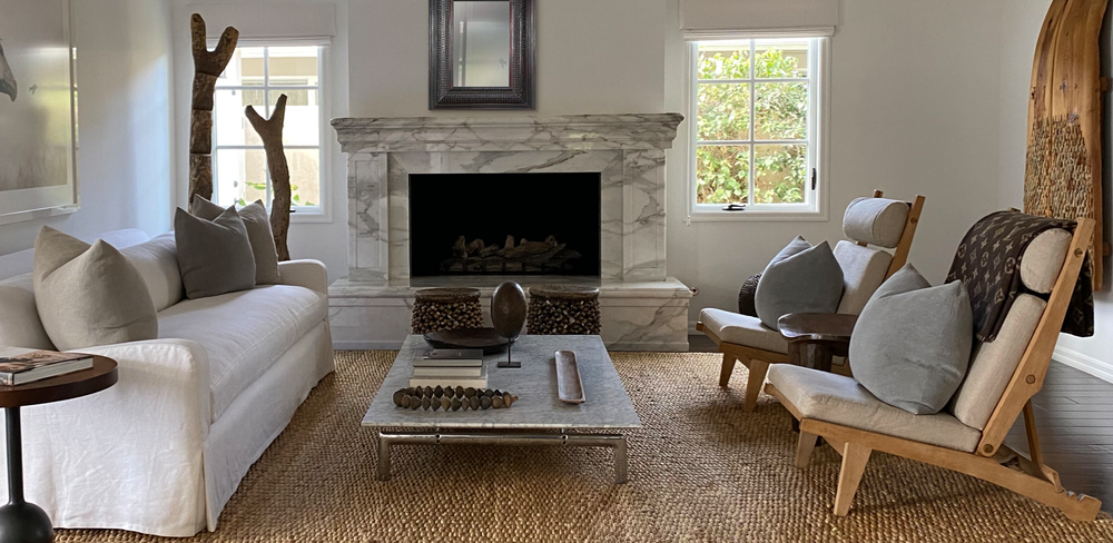 Living room in the Corona Del Mar project by CLW Design in Corona del Mar, CA